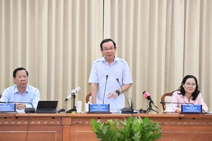 Bí thư Thành ủy TPHCM Nguyễn Văn Nên đánh giá kinh tế TPHCM phục hồi nhanh, khá đồng bộ và toàn diện. Ảnh VIỆT DŨNG