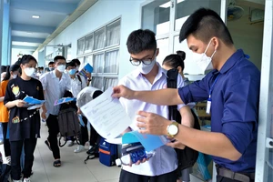 Thí sinh tham gia kỳ thi đánh giá năng lực do Đại học Quốc gia TPHCM tổ chức tháng 5-2022 tại Đồng Nai