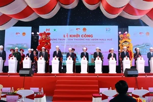 Phó Thủ tướng Trần Lưu Quang dự lễ khởi công xây dựng Trung tâm thương mại AEON tại tỉnh Thừa Thiên - Huế. Ảnh: VGP