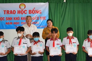 Vedan Việt Nam đồng trao tặng học bổng khuyến học huyện Nhơn Trạch và “nhà hậu phương” tại huyện Long Thành tỉnh Đồng Nai