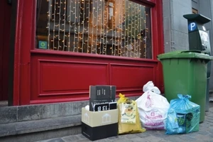Brussels (Bỉ) bắt buộc phân loại rác thực phẩm tại nguồn. Ảnh: THE BULLETIN