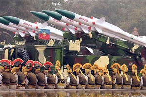 Một loại tên lửa của Ấn Độ được giới thiệu tại lễ diễu binh nhân Ngày Cộng hòa ở New Delhi ngày 20-1-2020. Ảnh: ANI/TTXVN