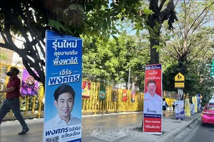 Băng rôn bầu cử trên một đường phố ở thủ đô Bangkok (Thái Lan), ngày 21-3-2023. Ảnh: TTXVN 