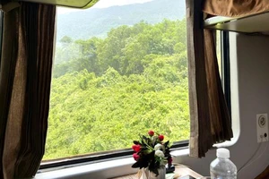 Ngắm nhìn Việt Nam từ tàu lửa