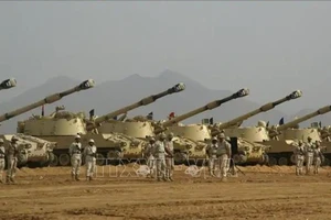 Binh sĩ Saudi Arabia và trang thiết bị quân sự chủ yếu nhập khẩu từ nước ngoài. Ảnh: AFP/TTXVN