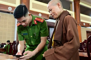 Tăng ni sinh Học viện Phật giáo Việt Nam tham gia kích hoạt tài khoản định danh điện tử