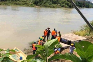 Vụ lật thuyền trên sông Krông Nô: Đã tìm thấy thi thể 2 nạn nhân