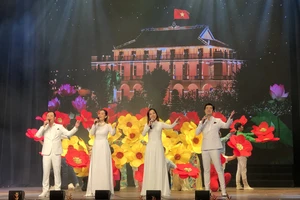 Thành phố Hồ Chí Minh - 50 năm tự hào bản anh hùng ca