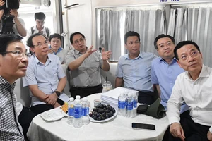 Thủ tướng Phạm Minh Chính khảo sát dự án "siêu cảng" biển Cần Giờ