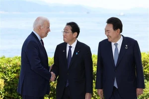 Tổng thống Mỹ Joe Biden, Tổng thống Hàn Quốc Yoon Suk Yeol và Thủ tướng Nhật Bản Fumio Kishida tại cuộc gặp bên lề Hội nghị Thượng đỉnh G7 ở Hiroshima (Nhật Bản), ngày 21-5-2023. Ảnh: AFP/TTXVN