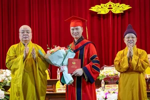 Học viện Phật giáo Việt Nam lần đầu tiên trao bằng tiến sĩ Phật học