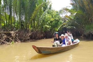 Xuống thuyền miền Tây 