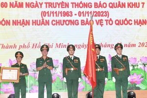 Báo Quân khu 7 vinh dự nhận Huân chương Bảo vệ Tổ quốc hạng Ba