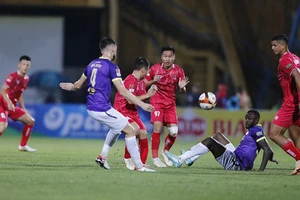 Hà Nội FC trong trận thua 3-5 trước Hải Phòng