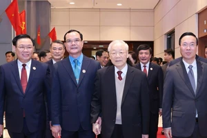 Tổng Bí thư, Chủ tịch nước, Chủ tịch Quốc hội cùng dự Đại hội XIII Công đoàn Việt Nam