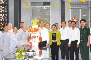 Lãnh đạo TPHCM thăm, chúc tết chùa Đại Giác (Sóc Trăng)