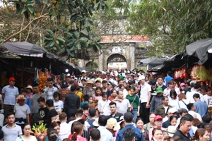 Thủ tướng Phạm Minh Chính yêu cầu cán bộ, công chức tuyệt đối không đi lễ hội trong giờ hành chính