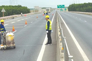  Cơ bản hoàn thiện các giải pháp bổ sung hệ thống đảm bảo an toàn giao thông trên đường cao tốc Cam Lộ - La Sơn
