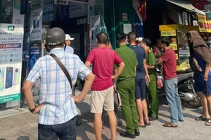 Đã bắt được 3 nghi can người nước ngoài trộm điện thoại tại Nha Trang