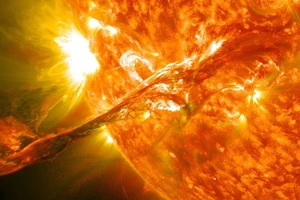 Bão Mặt Trời mạnh nhất hơn hai thập kỷ đã tấn công Trái Đất trong ngày 10-5. Ảnh: NASA