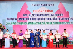 Bình Phước: Tuyên dương các điển hình tiên tiến học tập và làm theo tư tưởng, đạo đức, phong cách Hồ Chí Minh 