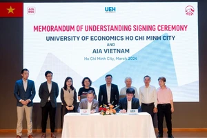 AIA Việt Nam trao nhiều cơ hội phát triển đến sinh viên UEH trong 3 năm tới