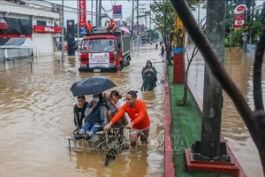 Bão Bebinca hoành hành tại Philippines, ít nhất 6 người tử vong