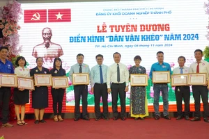 Đảng ủy Khối Doanh nghiệp TPHCM tuyên dương 106 điển hình Dân vận khéo năm 2024