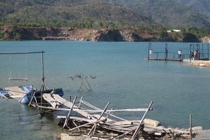  Hồ nước sâu Ba Cô - Đá Xanh (phường Kim Dinh, TP Bà Rịa) được hình thành sau khi khai thác đá, chưa có phương án bảo vệ phòng chống đuối nước 