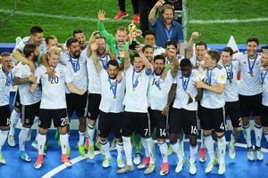 Đức đã vượt qua Chile, đoạt cúp Confederations Cup. 