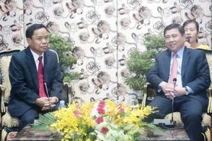 Lãnh đạo TPHCM tiếp Chánh Văn phòng Trung ương Đảng Nhân dân Cách mạng Lào