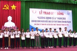 Học bổng cho con nông dân nghèo