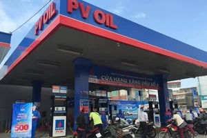 Giảm giá xăng, dầu tại cửa hàng của PV OIL
