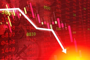 Nhà đầu tư ‘giẫm đạp’ bán tháo, VN-Index giảm 57 điểm