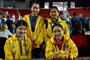 Bốn nữ kỳ thủ Việt Nam giành chiến thắng ở trận thứ 3.