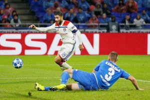 Đội trưởng Nabil Fekir mở tỷ số ở phút 19.