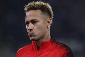 Neymar và Barcelona hẹn gặp ở Brazil