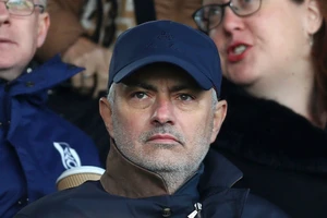 Jose Mourinho từ chối hợp đồng kỷ lục 100 triệu Euro