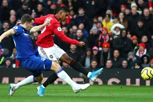 Man United - Everton 1-1: Lindelof đốt lưới nhà, Greenwood tỏa sáng