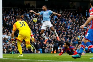 Man City - Crystal Palace 2-2: Aguero ghi cú đúp, Fernandinho đốt lưới nhà