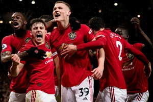Man United mừng chiến thắng Man City