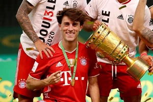 Alvaro Odriozola đoạt Cúp nước Đức