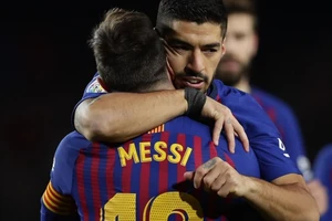 Suarez và Messi đều đau buồn ở Barcelona