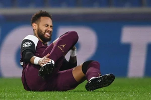 Neymar lại dình chấn thương ở Champions League