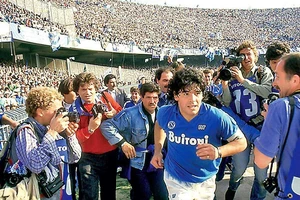 Huyền thoại Diego Maradona và những tháng năm lẫy lừng ở thành Naples