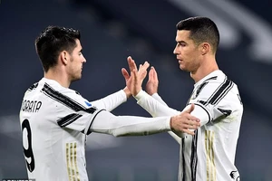 Alvaro Morata và Ronaldo ăn mừng thắng lợi