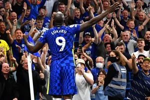 Romelu Lukaku gây ấn tượng cực mạnh ở Stamford Bridge