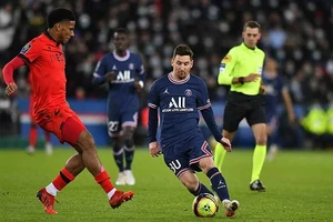 Messi có thực sự ‘đáng kinh ngạc’ cho PSG như Leonardo tuyên bố?