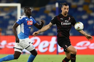 Zlatan Ibrahimovic không giúp AC Milan đánh bại được Napoli