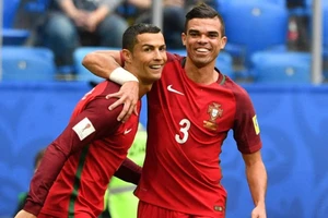 Ronaldo vui mừng khi Pepe trở lại